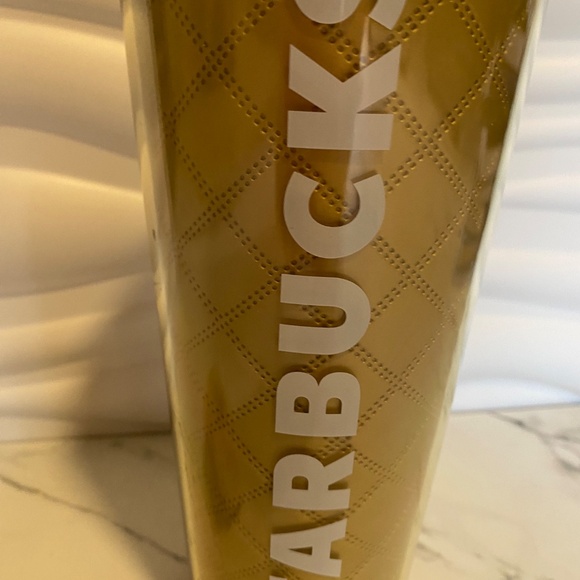 Starbucks 24oz Tumbler Mettalic Gold Quilted (BRAND NEW) - Picture 2 of 5